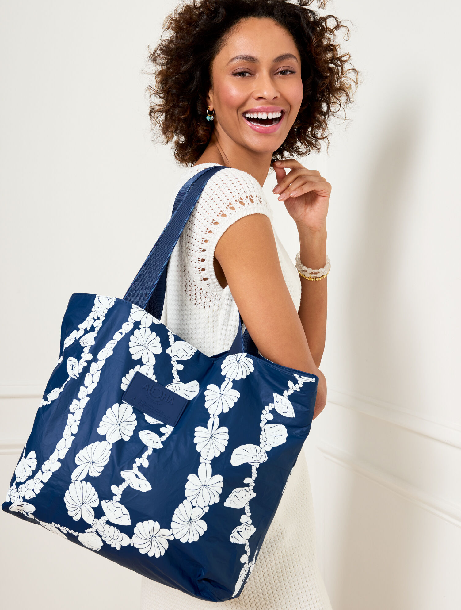 alohaページ Aloha Collection Shell Lei Day Tripper Tote | Talbots