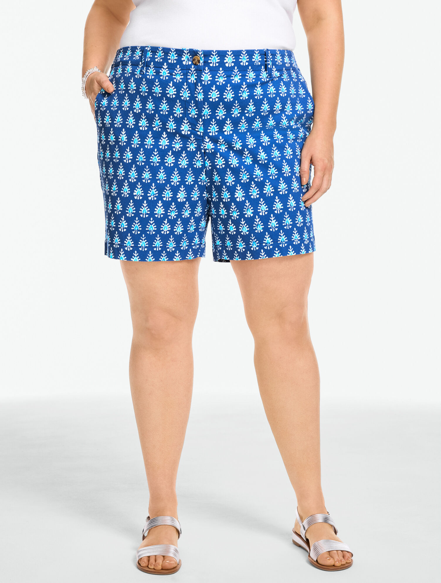 Heritage Twill Relaxed Chino Shorts - Woodblock Medallion
