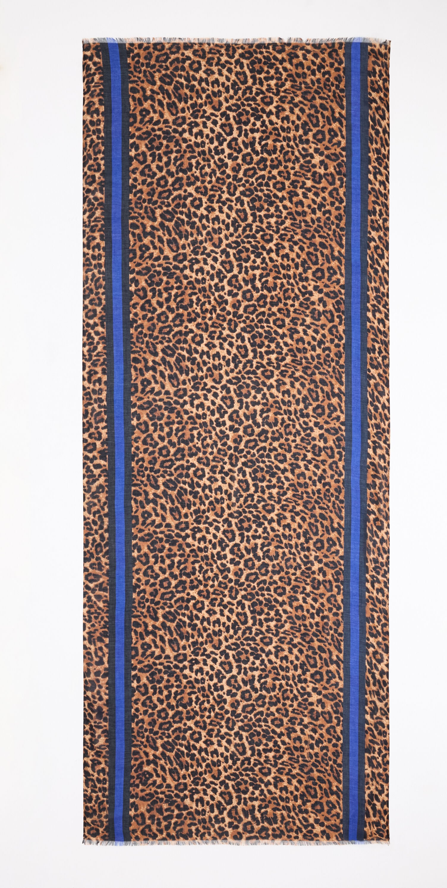 Spectacular Leopard Oblong Scarf - thumbnail 3