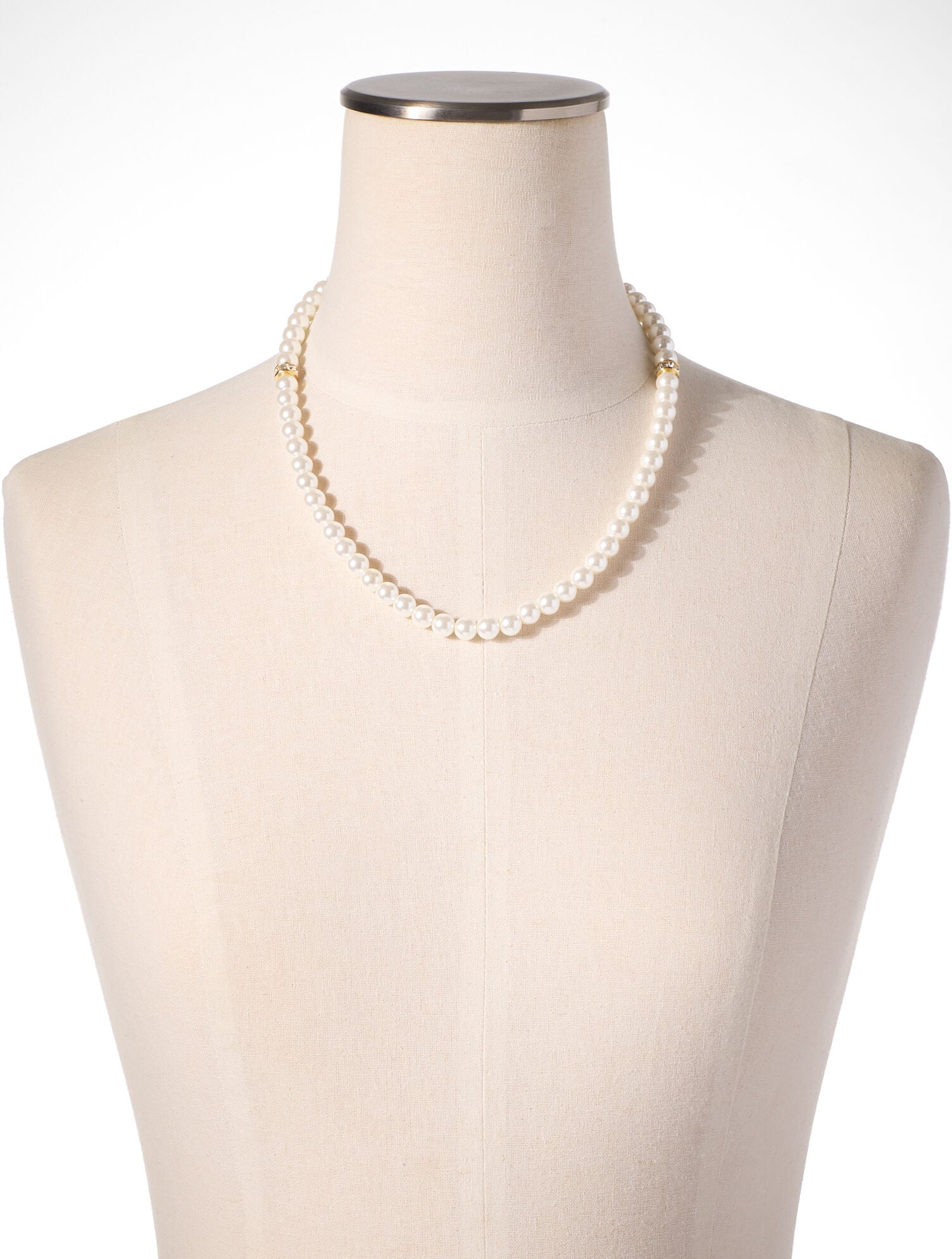 Classic Pearl Necklace