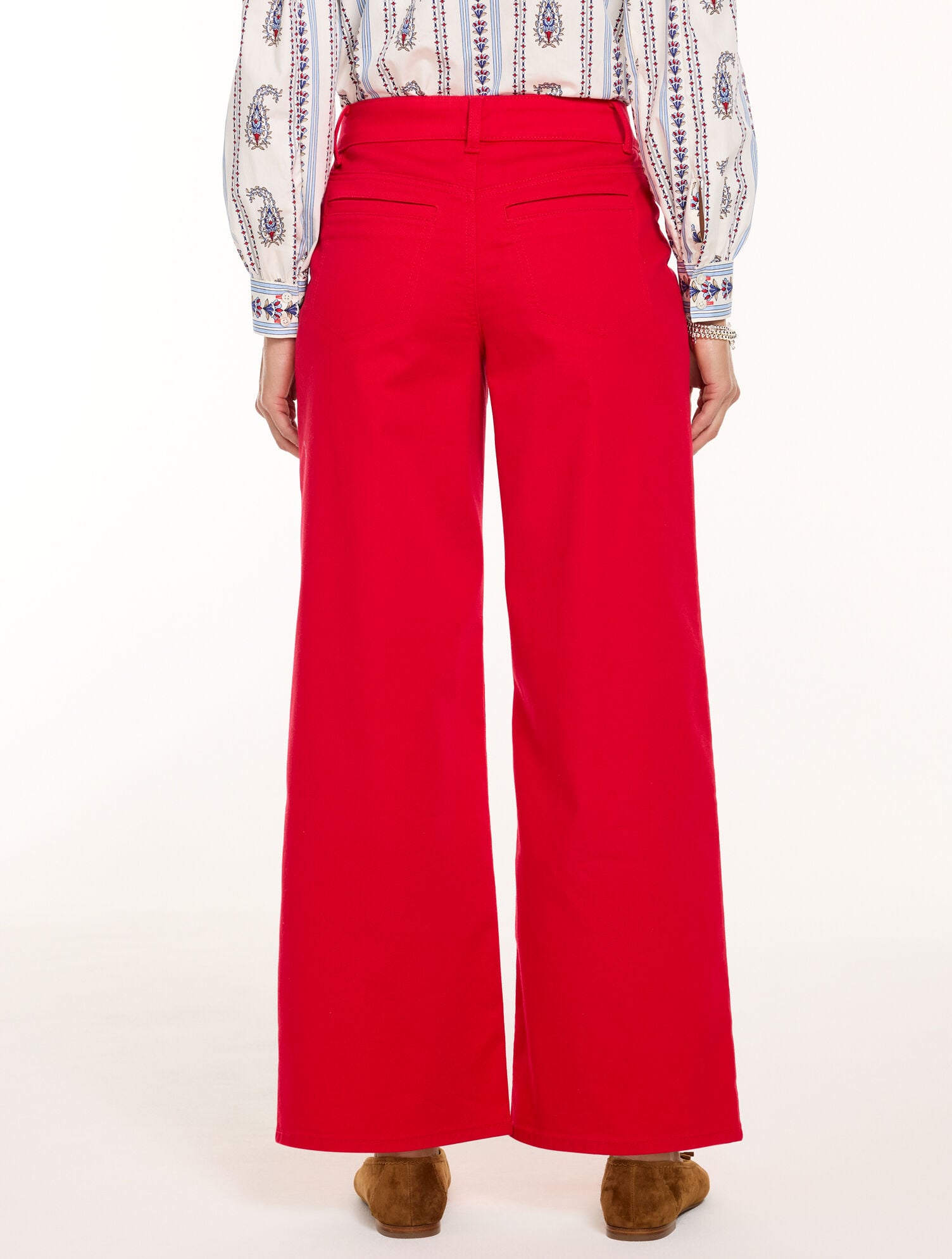 Relaxed Wide Leg Jeans
