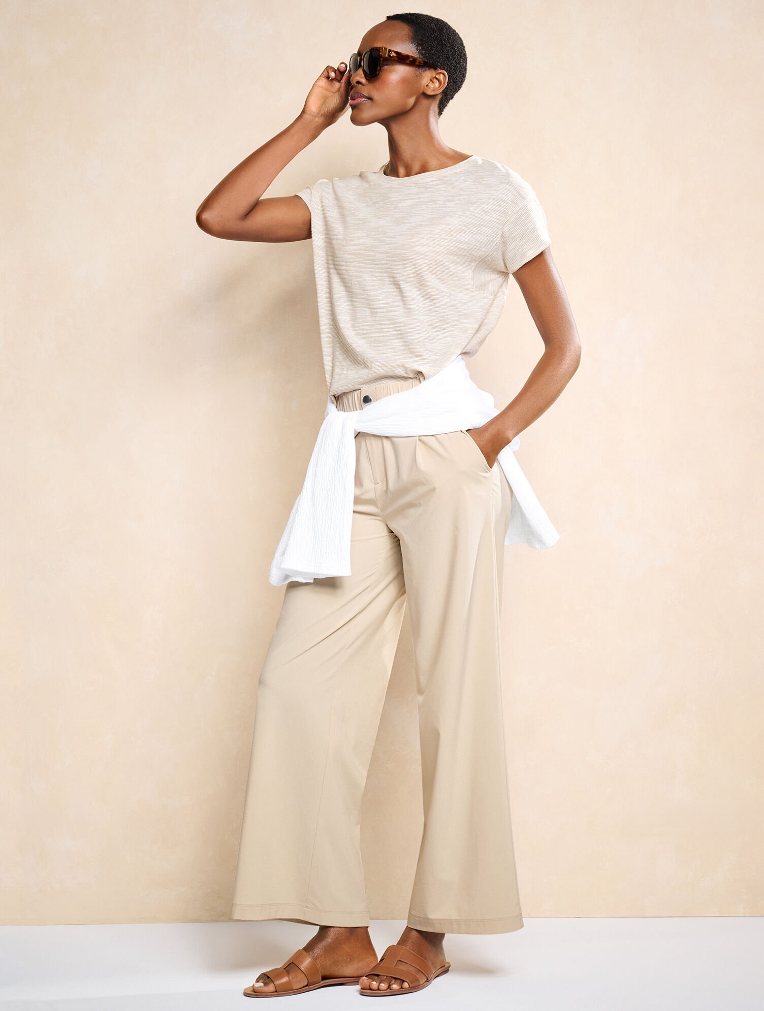 Lightweight Woven Stretch Wide Leg Pull-On Pants