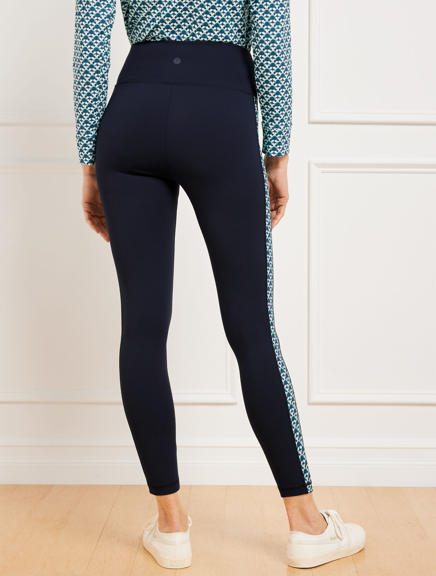 Out &amp; About Leggings - Fascinating Scallop