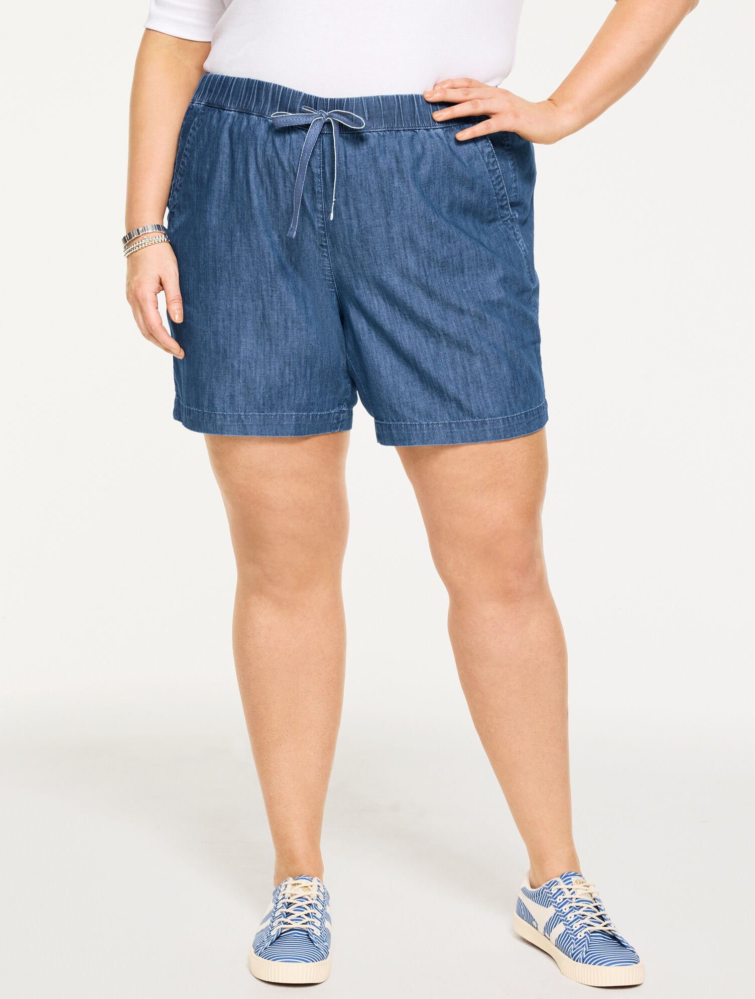 Pull-On Shorts - Chambray - 5&rdquo;