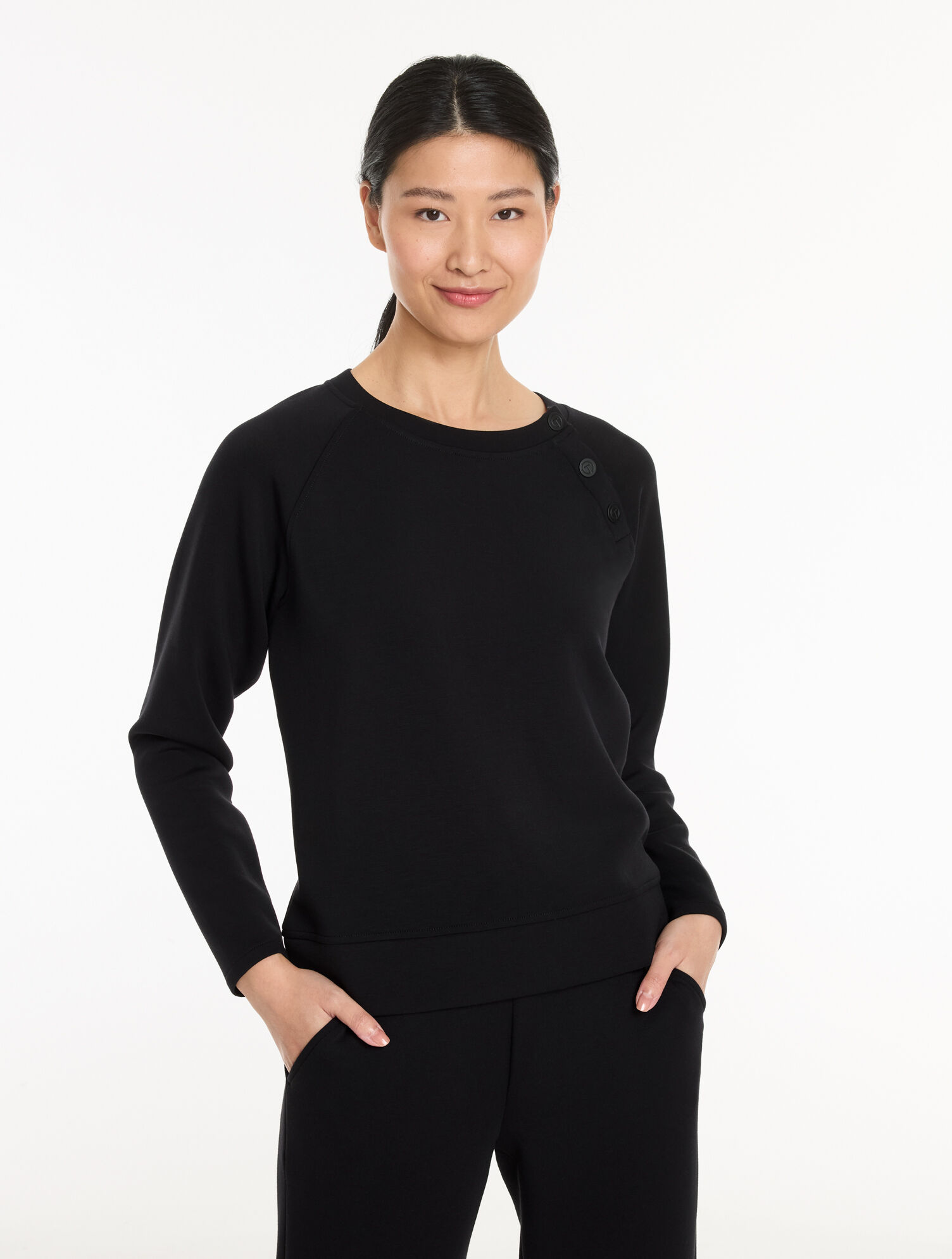 AirKnit Stretch Snap Raglan Pullover