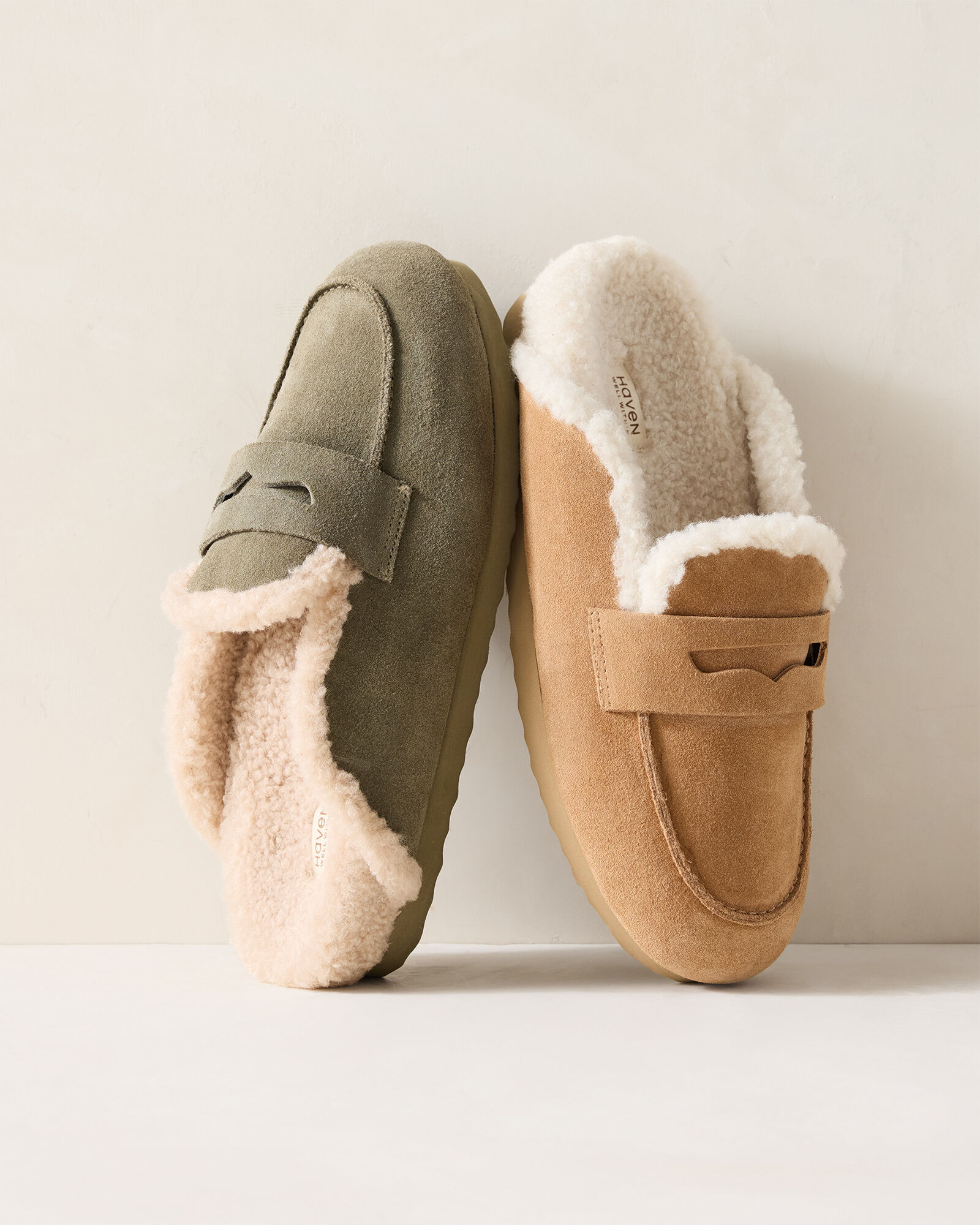 Suede and Sherpa Moccasin Clogs - thumbnail 3