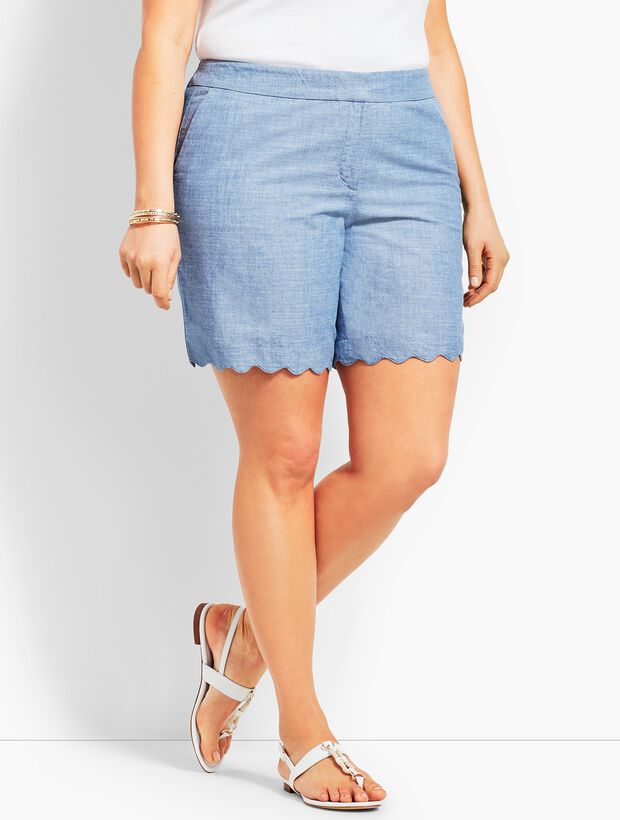 Plus Size Exclusive Chambray Scallop Short