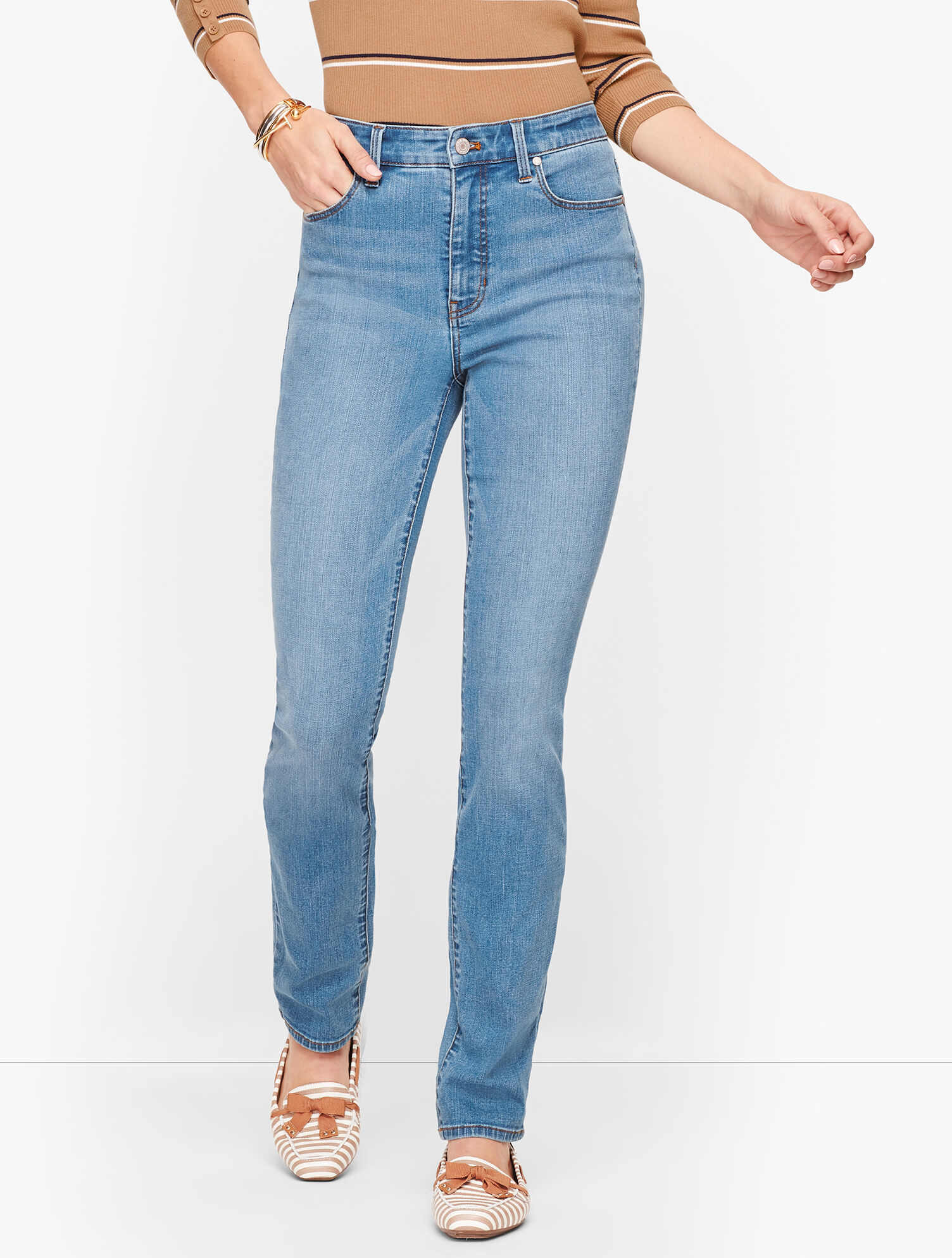 Straight Leg Jeans - Curvy Fit - Fillmore Wash