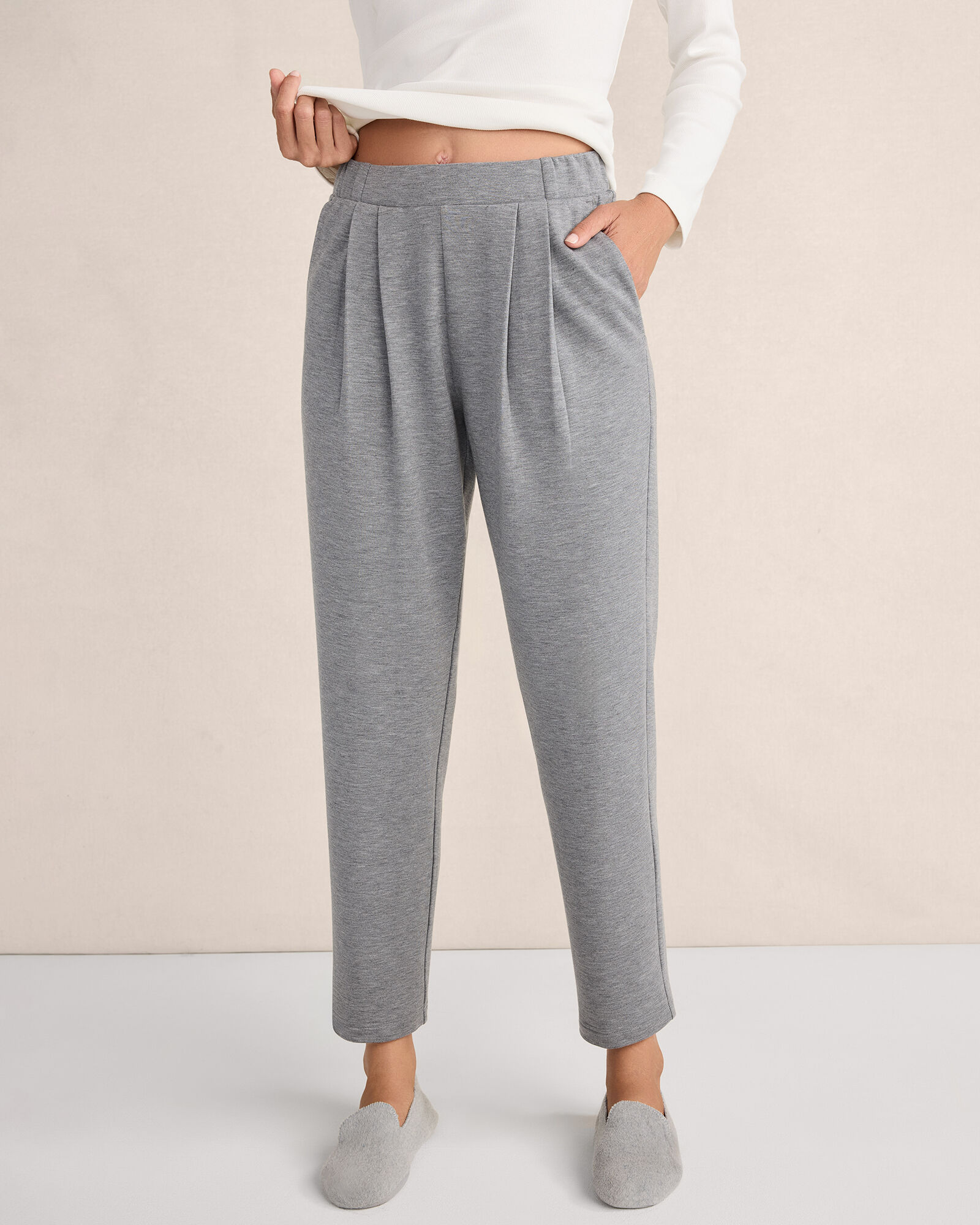 【PGC】COMFORTABLE TAPERED PANTS Fleece Pleated-Front Tapered Pants | Haven Well Within