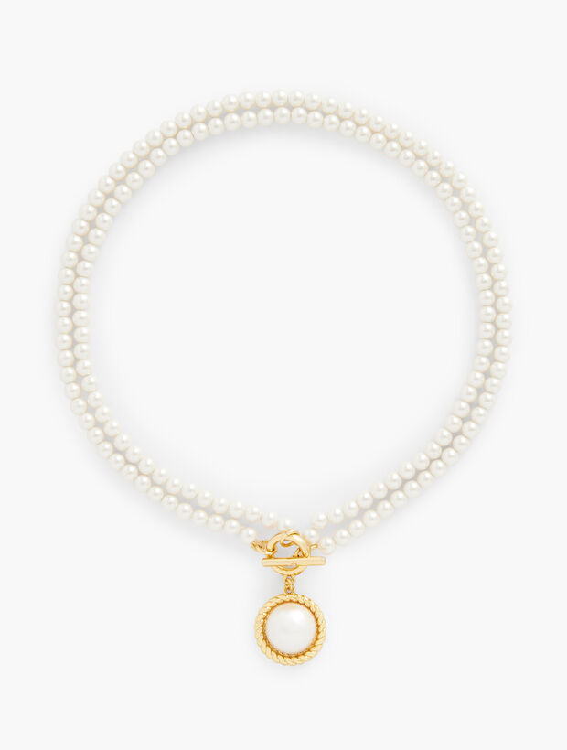 Classic Pearl Necklace