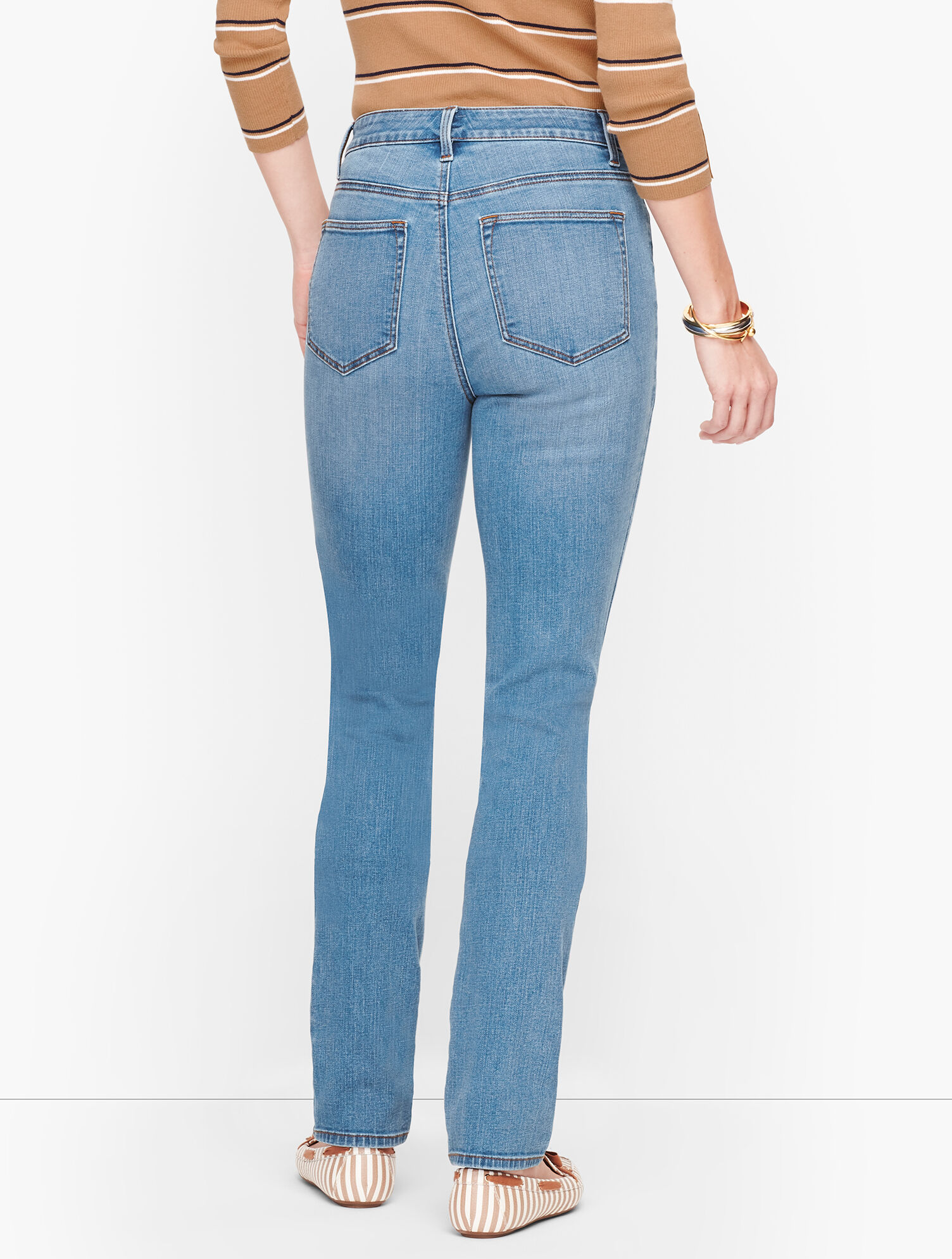 Straight Leg Jeans - Curvy Fit - Fillmore Wash