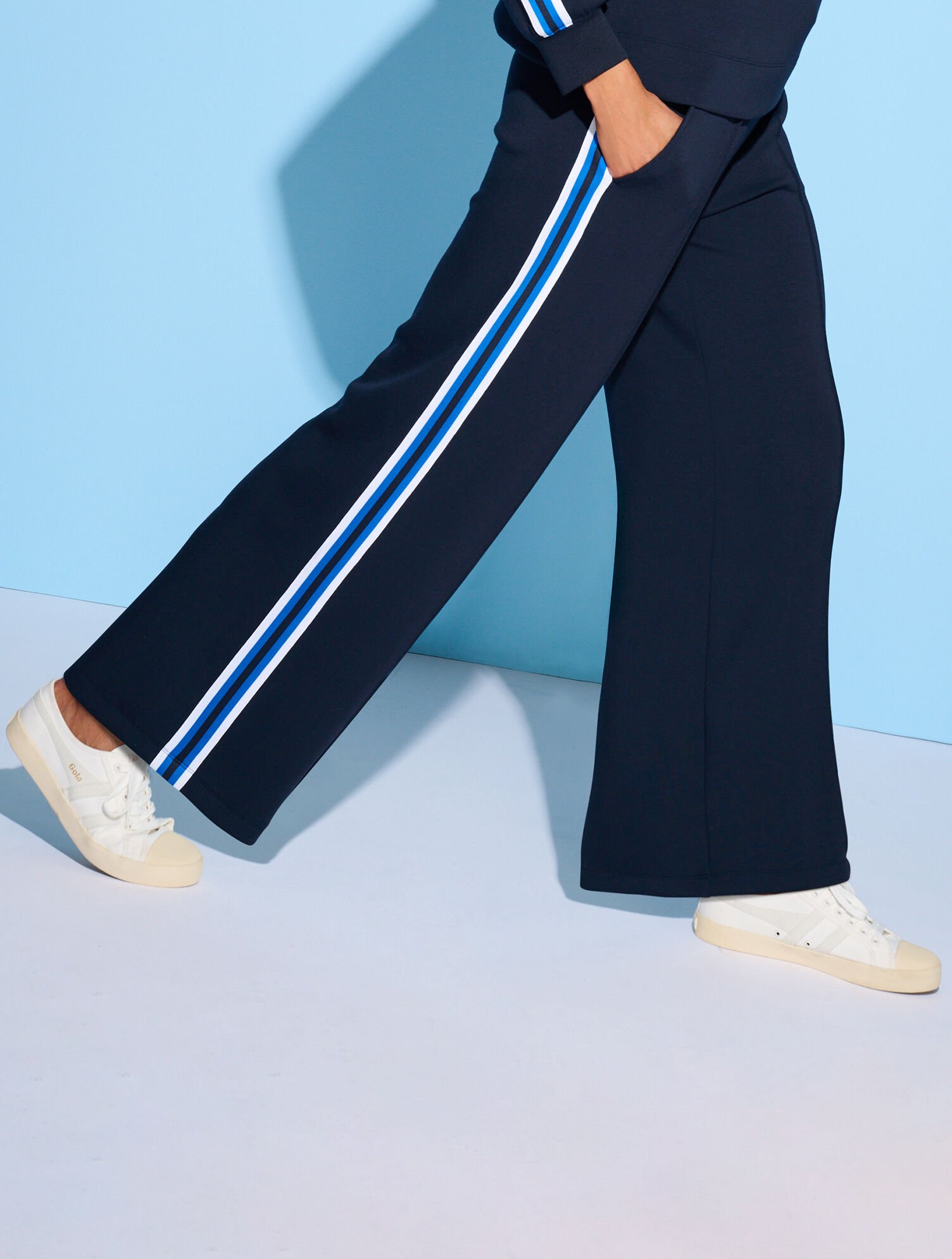 AirKnit Stretch Wide Leg Pants - Contrast Stripe