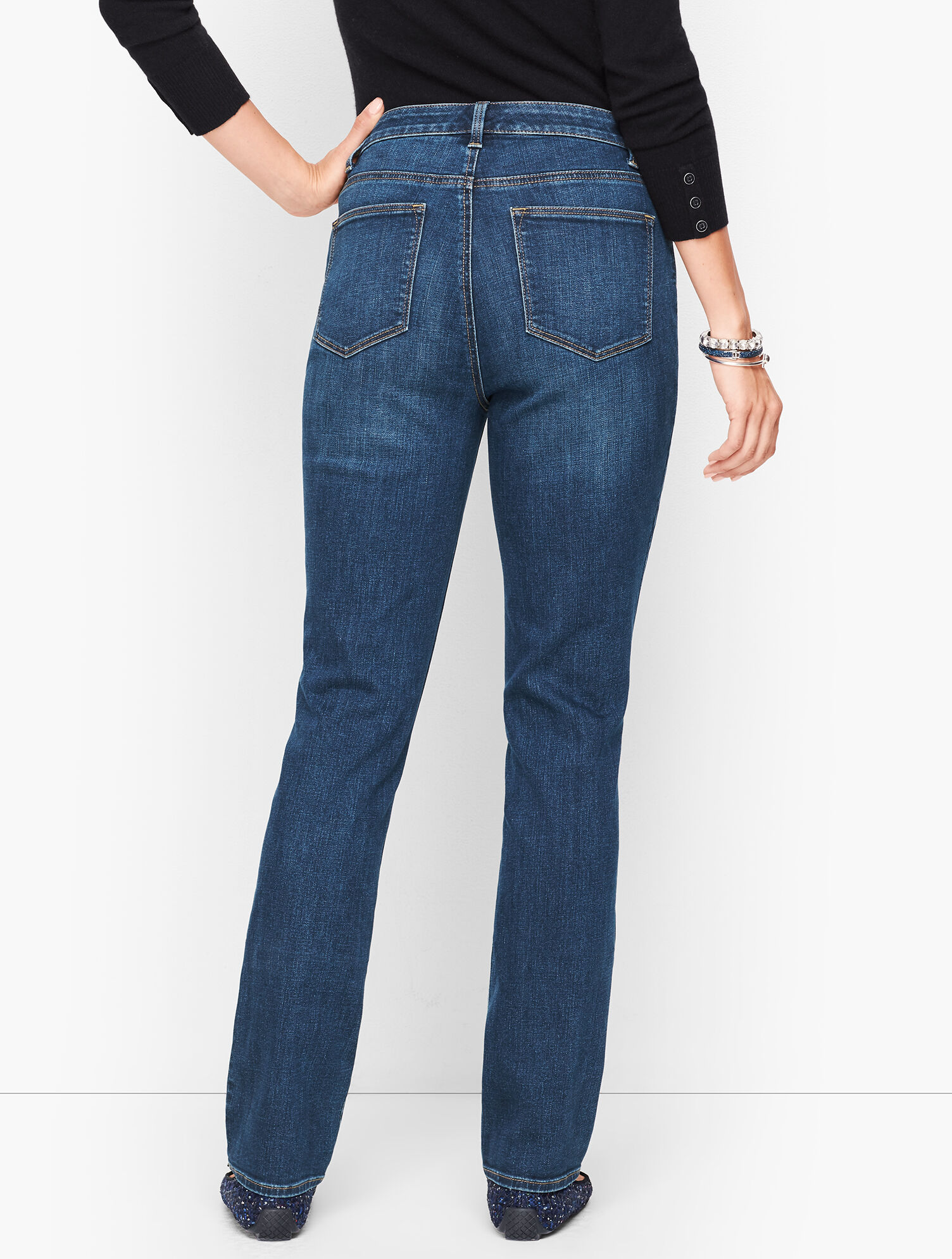 Straight Leg Jeans - Curvy Fit - Park Wash