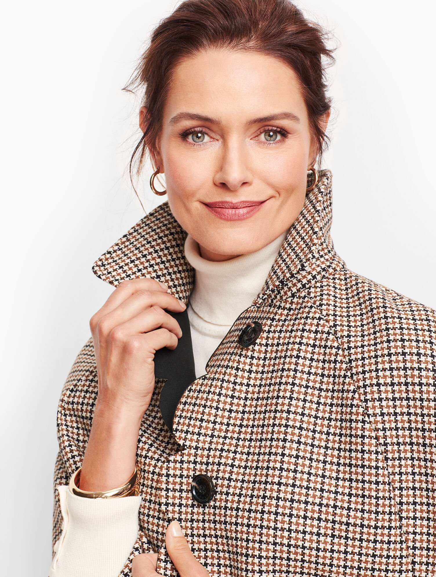Plaid Scallop Cape