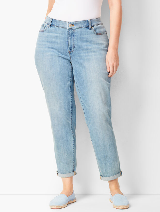 Plus Size Girlfriend Jeans - Curvy Fit/Nebula Wash