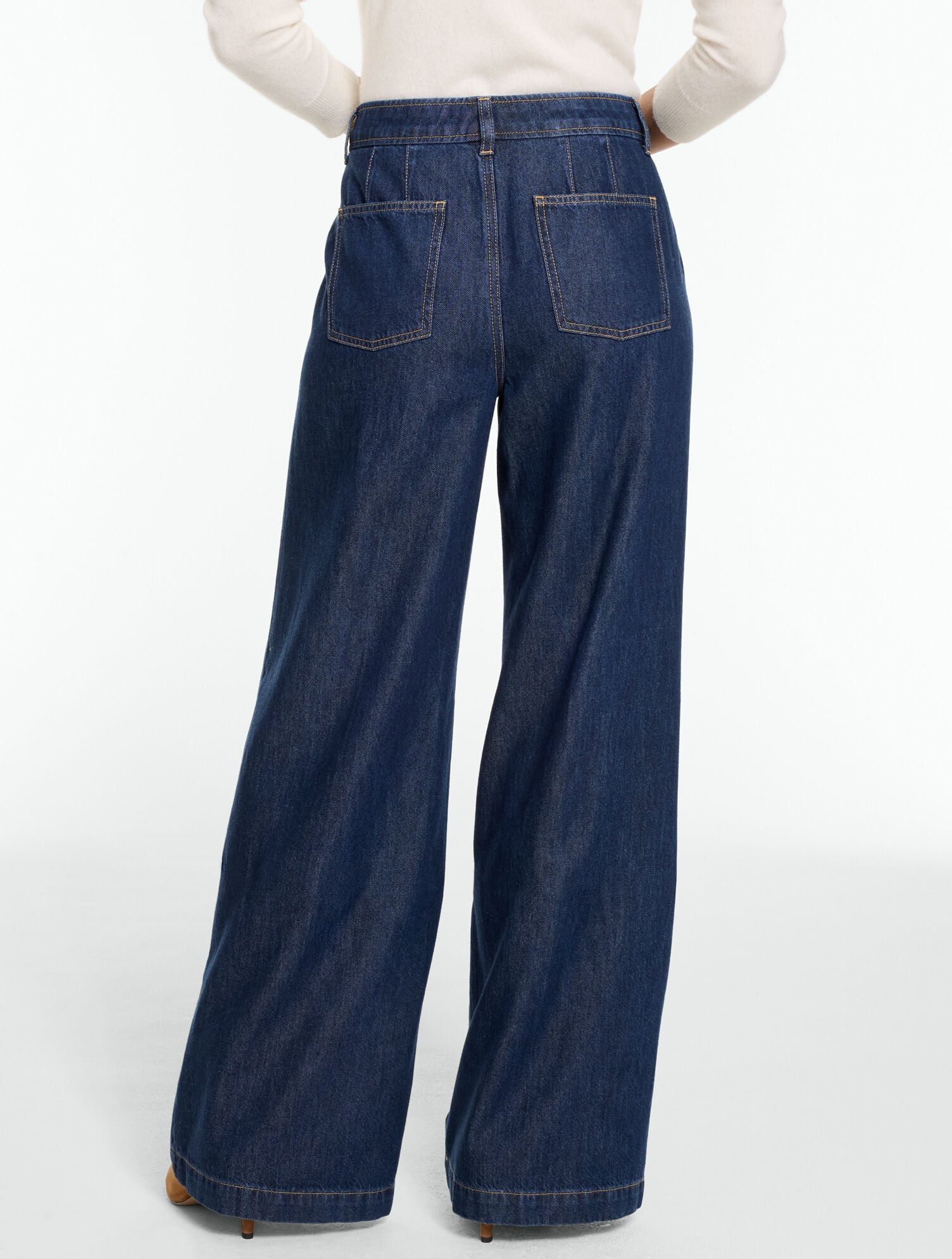 Relaxed Wide Leg Jeans - Refined Rinse