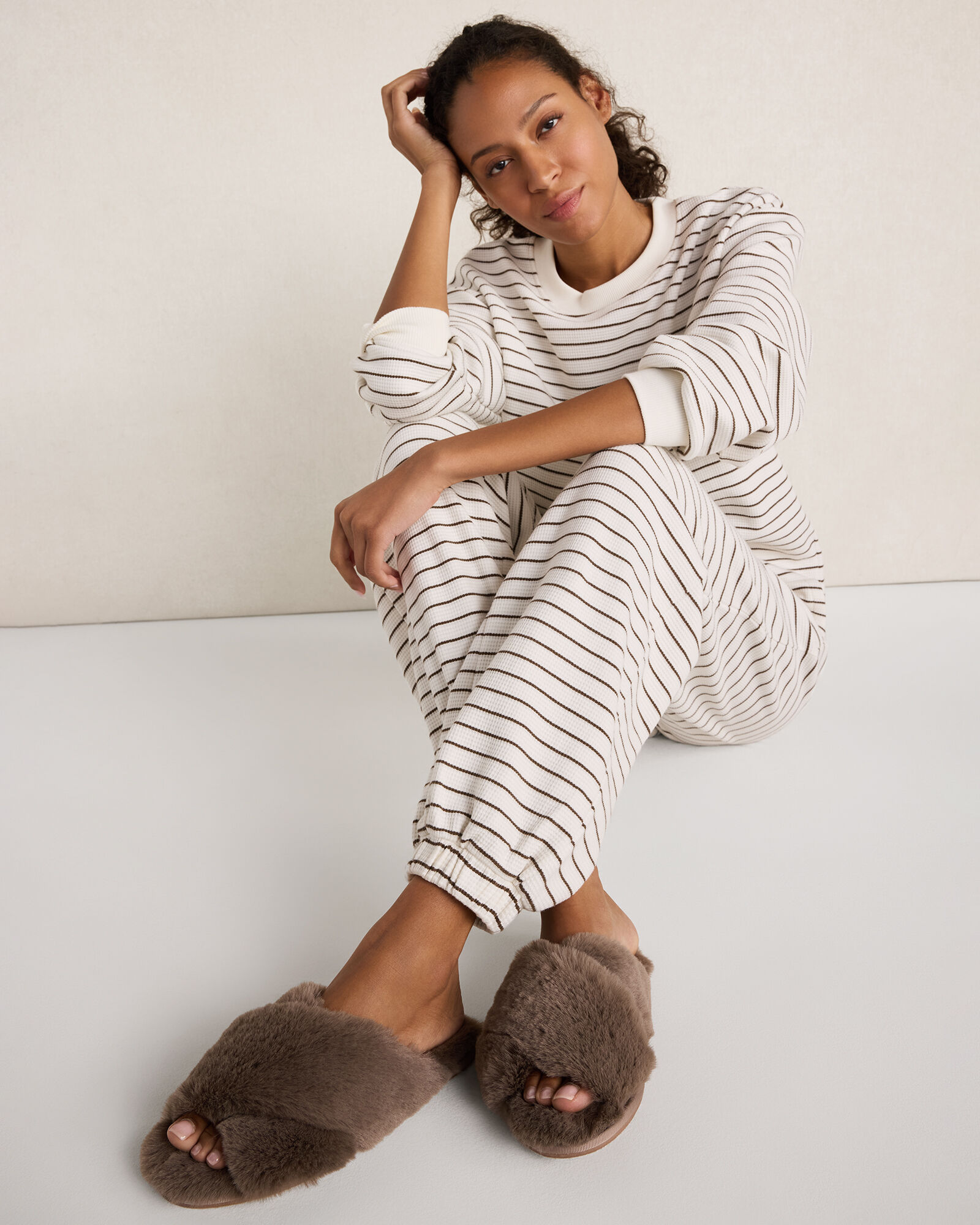 Faux Fur Criss-Cross Slippers - thumbnail 4