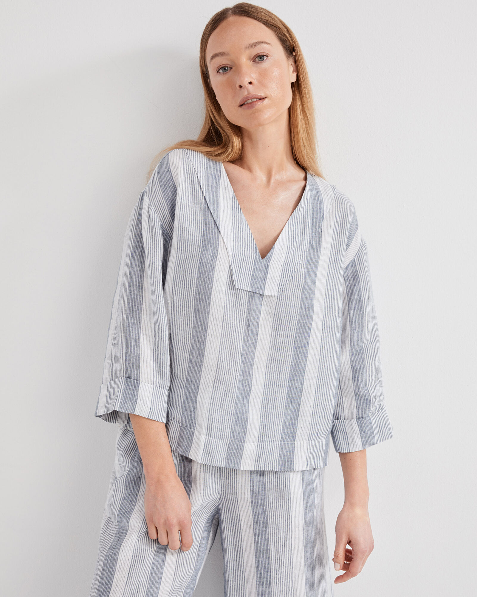 Linen Ombr&eacute; Stripe V-Neck Top
