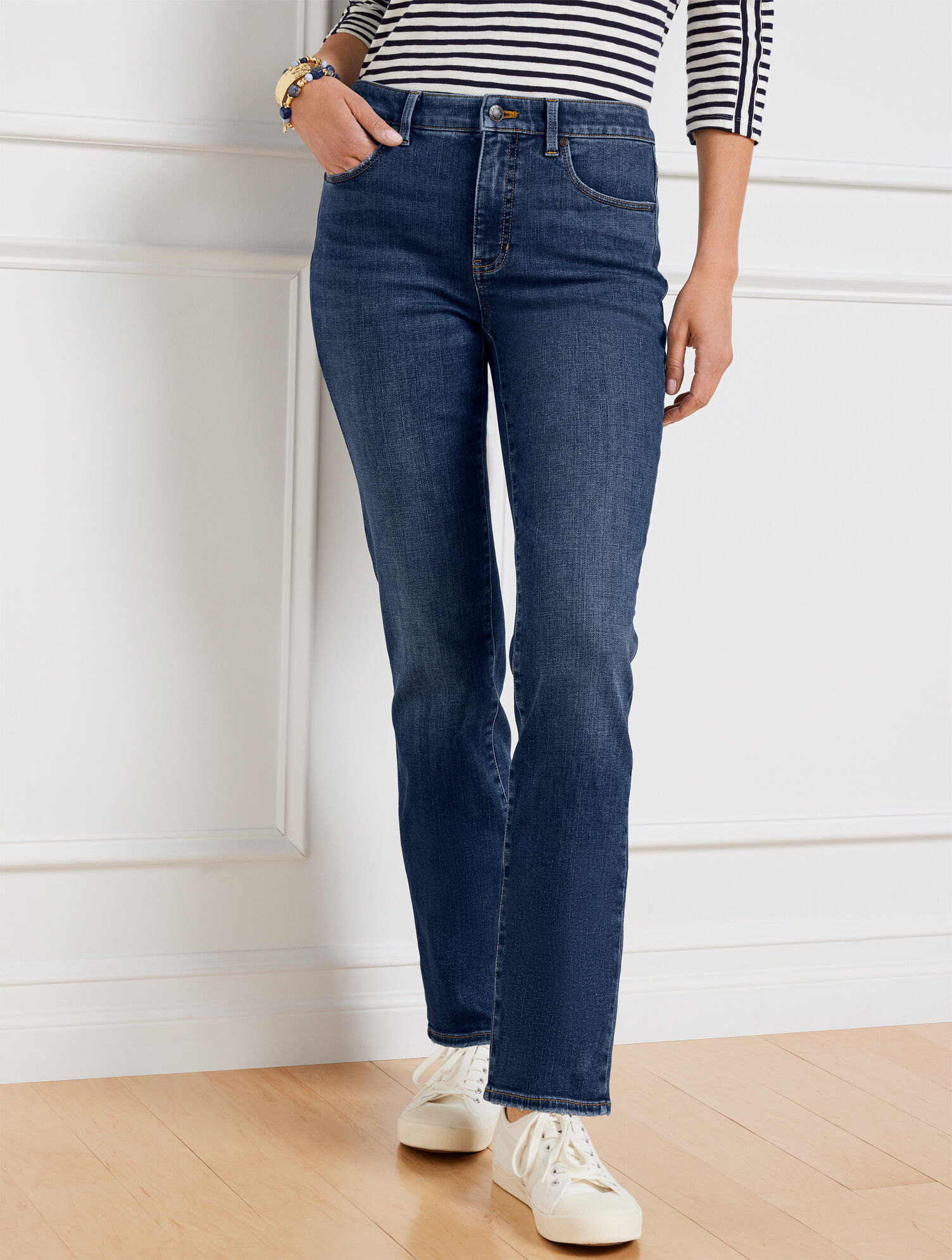 Straight Leg Jeans - Amagansett Wash