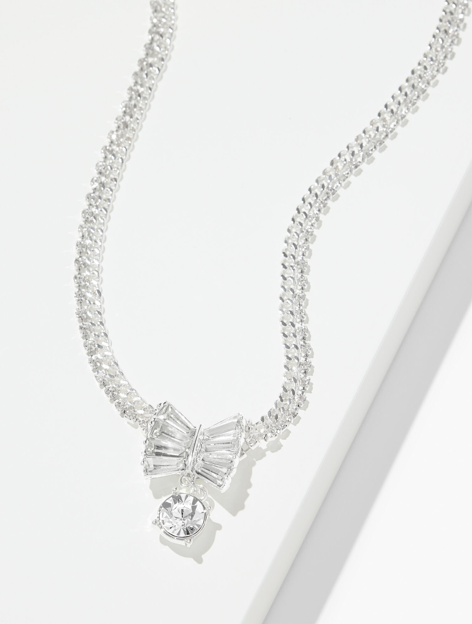 Embellished Pendant Necklace