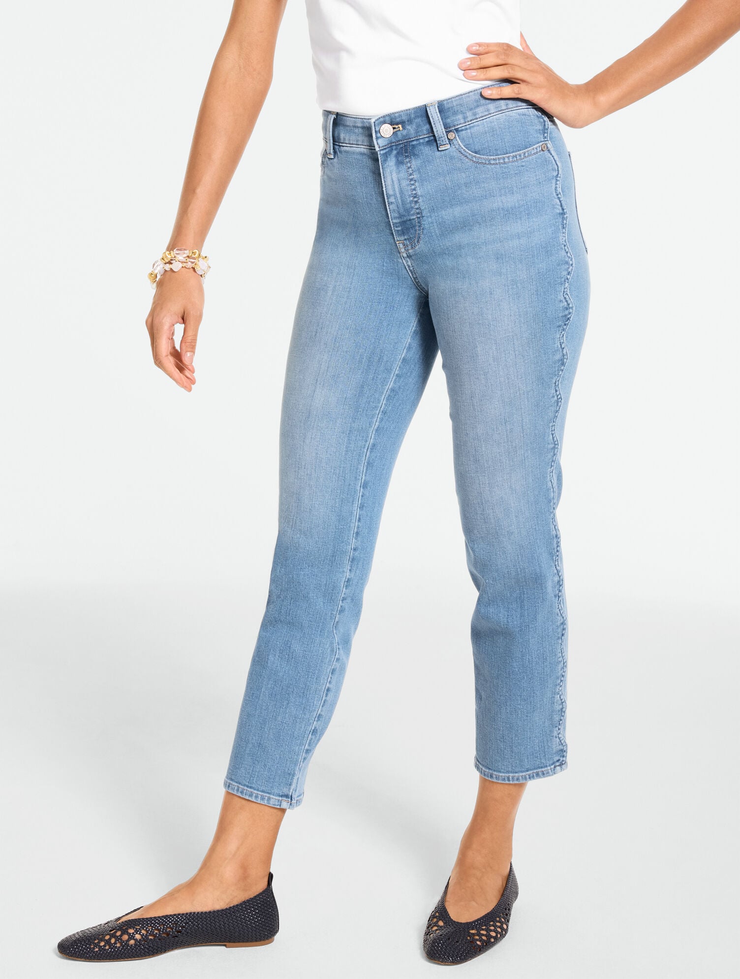 Straight Crop Embroidered Lightweight Jeans &ndash; Wave Wash