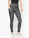 On The Move Leggings - Blurred Floral