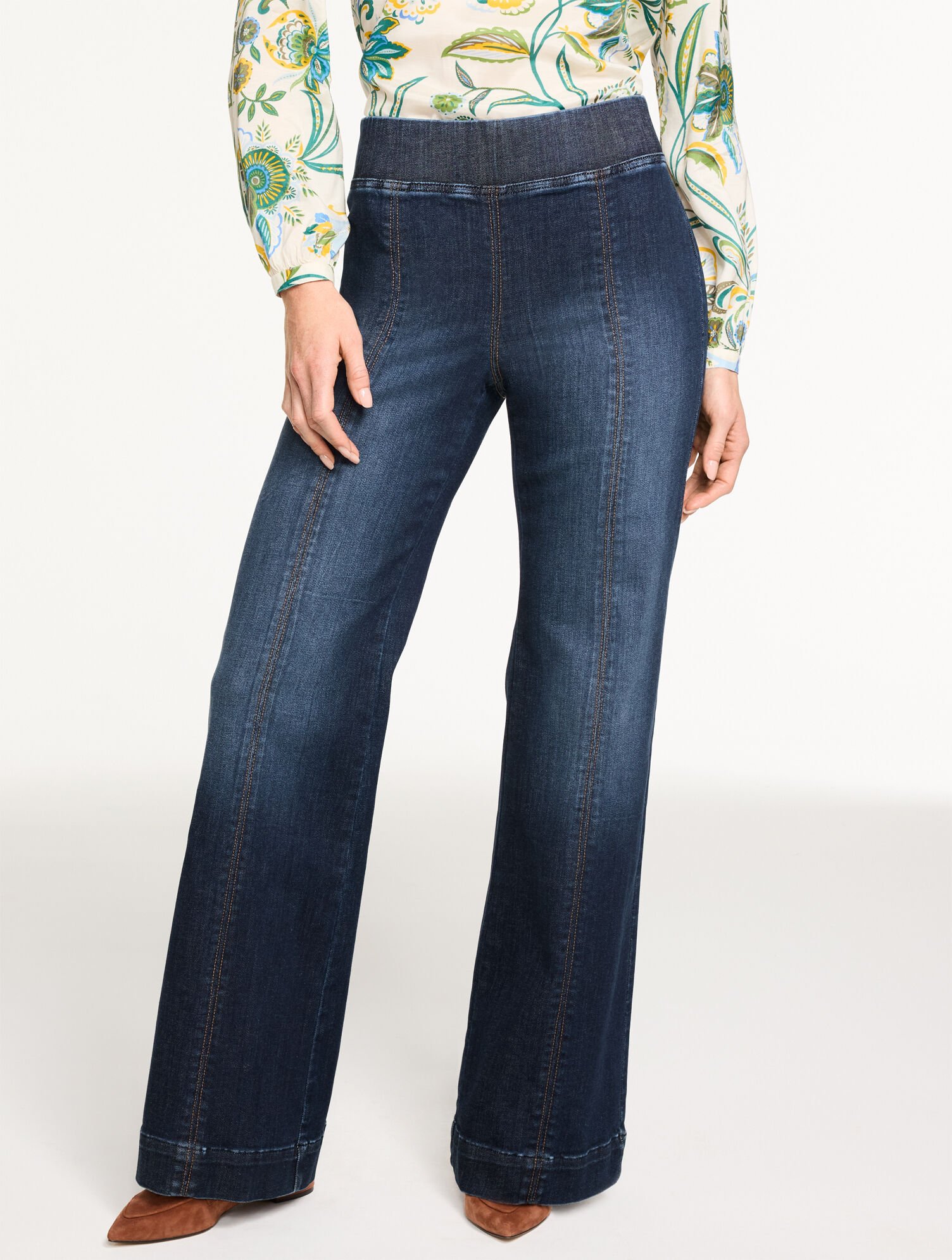 Flare Leg Pull-On Travel Jeans Beekman Wash Talbots