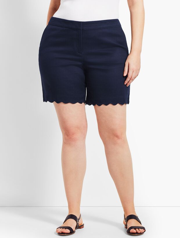 Woman Exclusive Textured Scallop Short