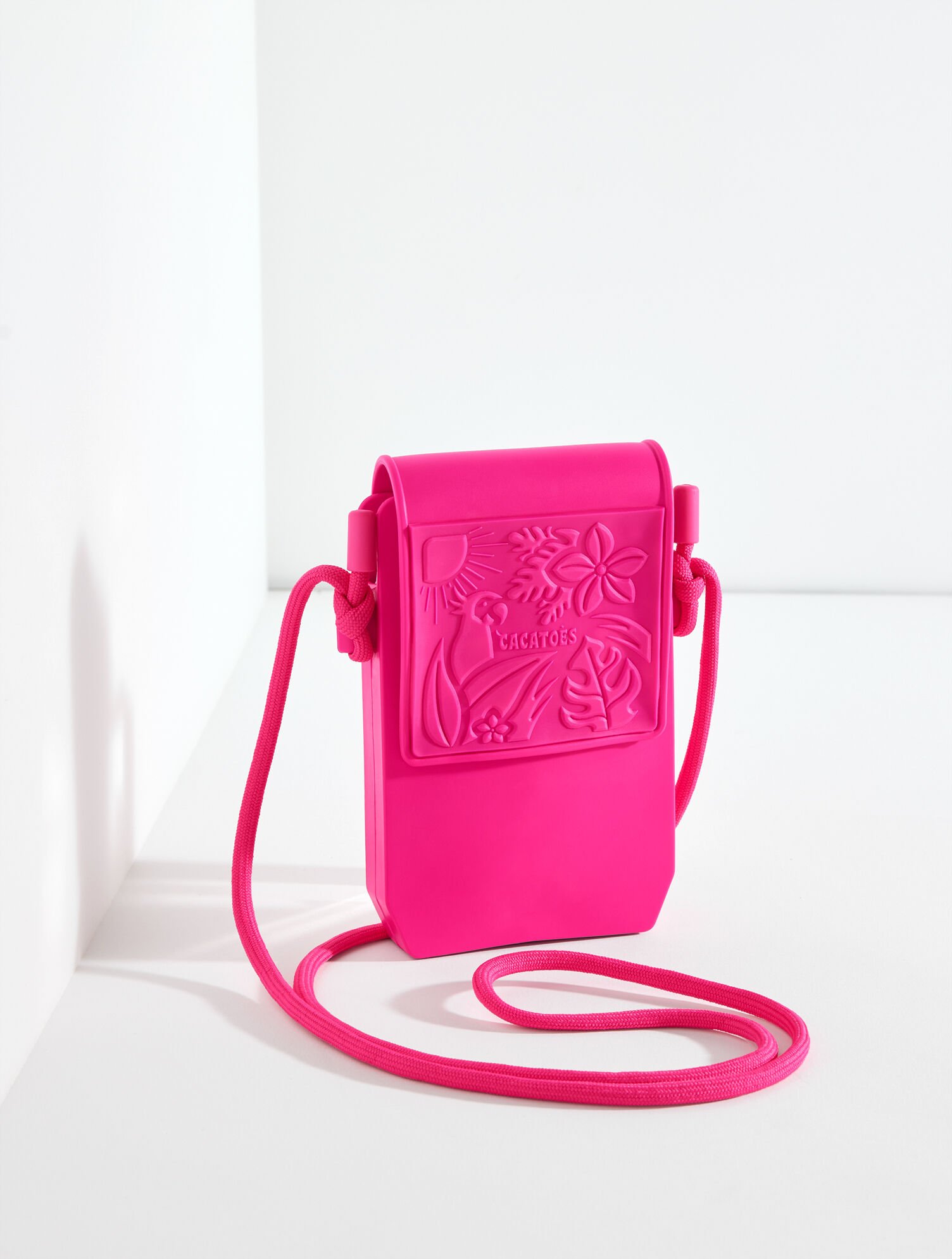 Luzia Phone Pouch