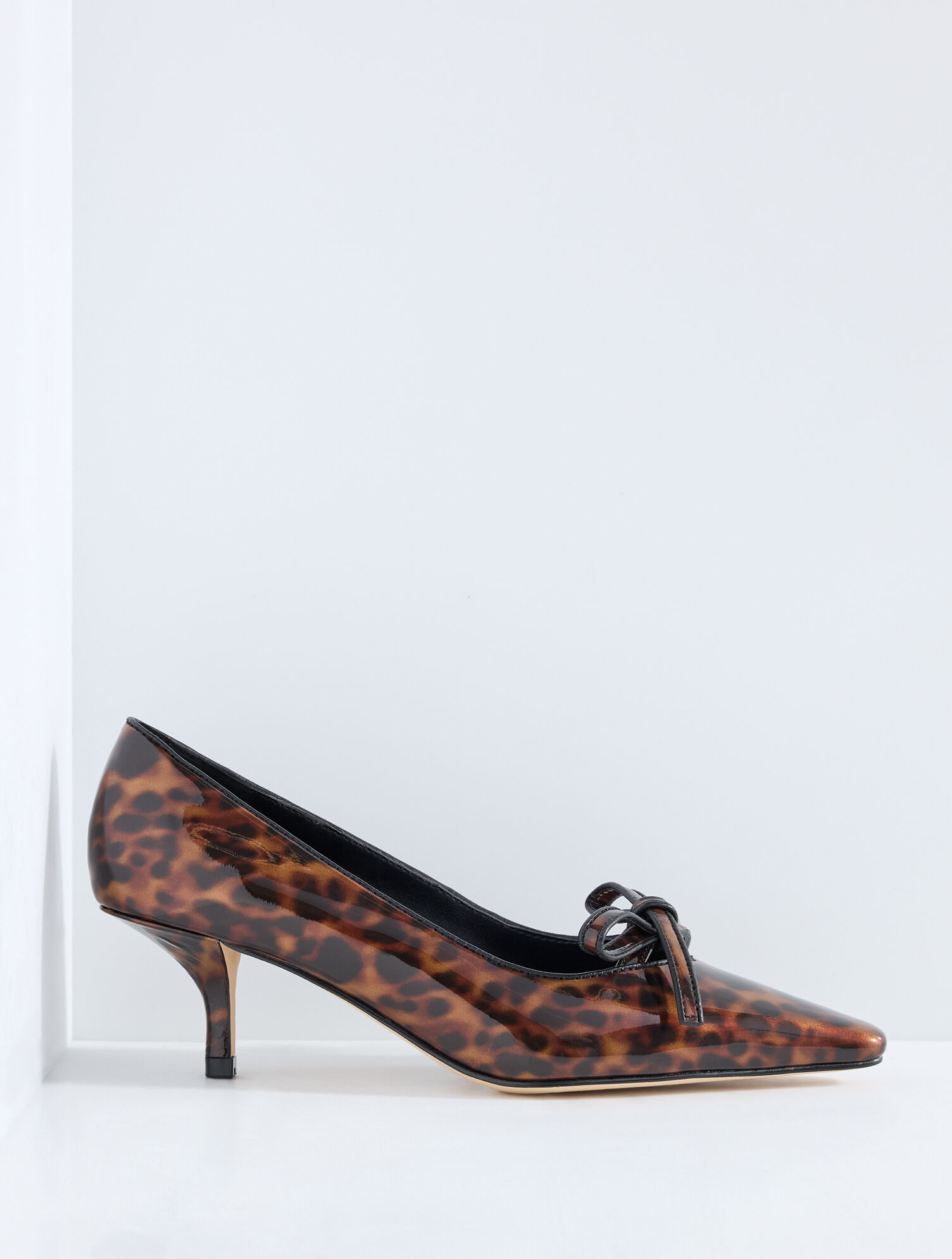 Maren Kitten Heel Pumps - Tortoiseshell Patent - thumbnail 3