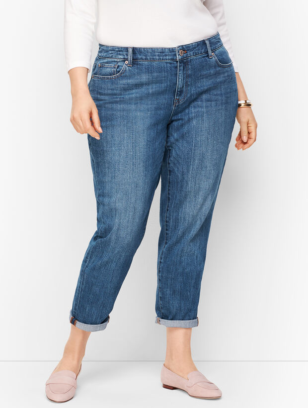 Girlfriend Jeans - Curvy Fit - Genuine Medium Wash