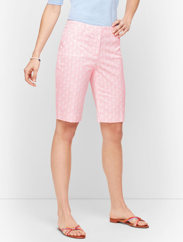Perfect Shorts - Bermuda - Scallop Tile Print
