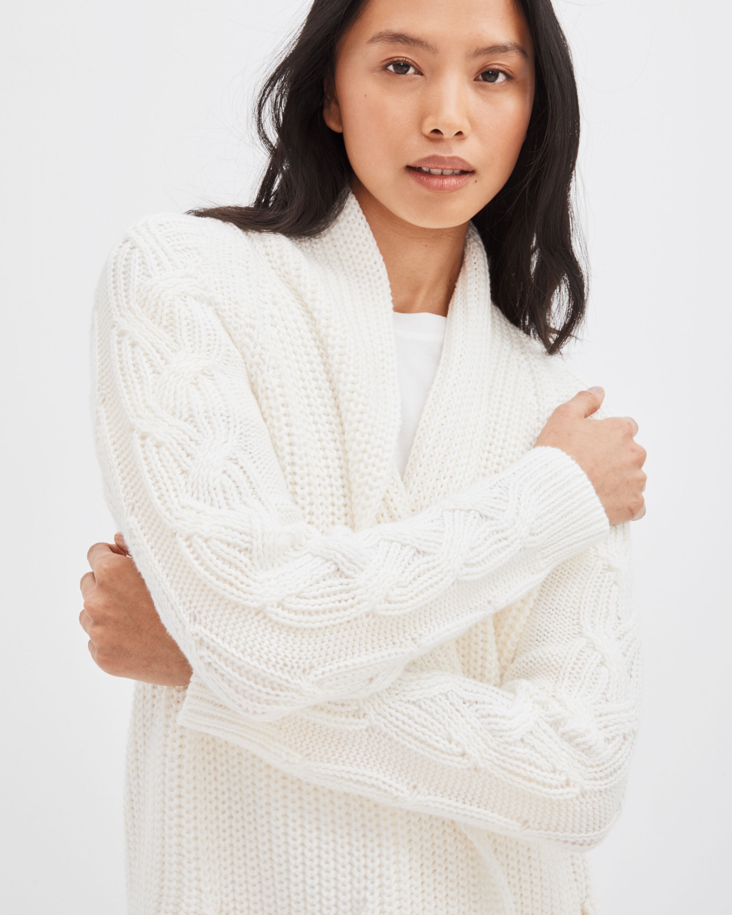 Turn Lock Wave-Sleeve Cardigan