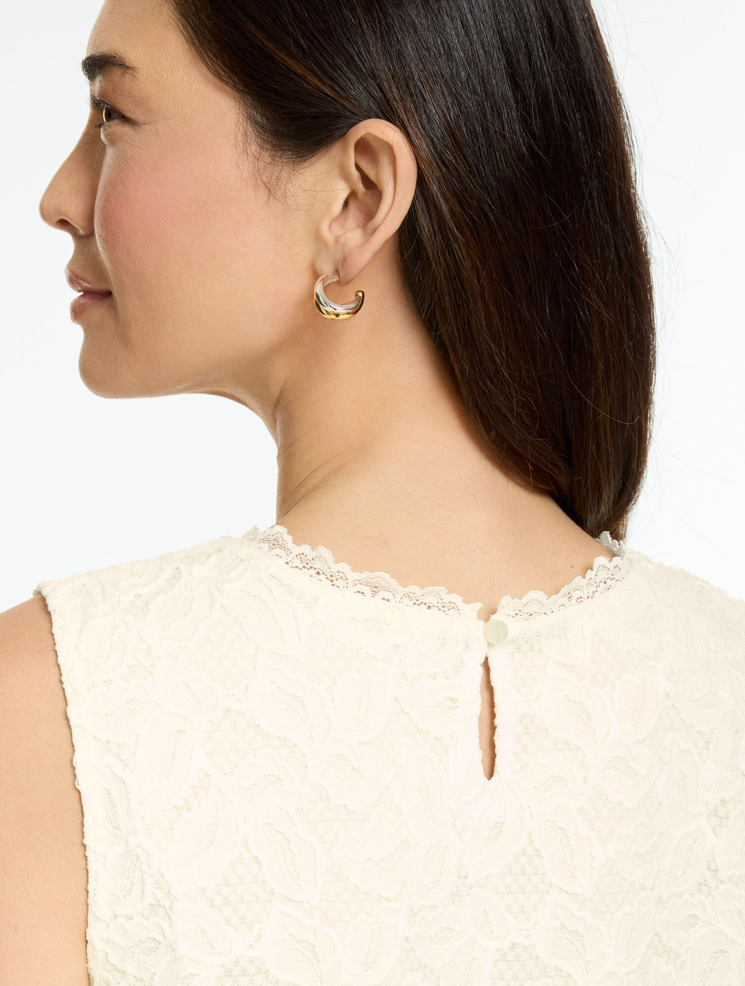 Sleeveless Stretch Lace Knit Top