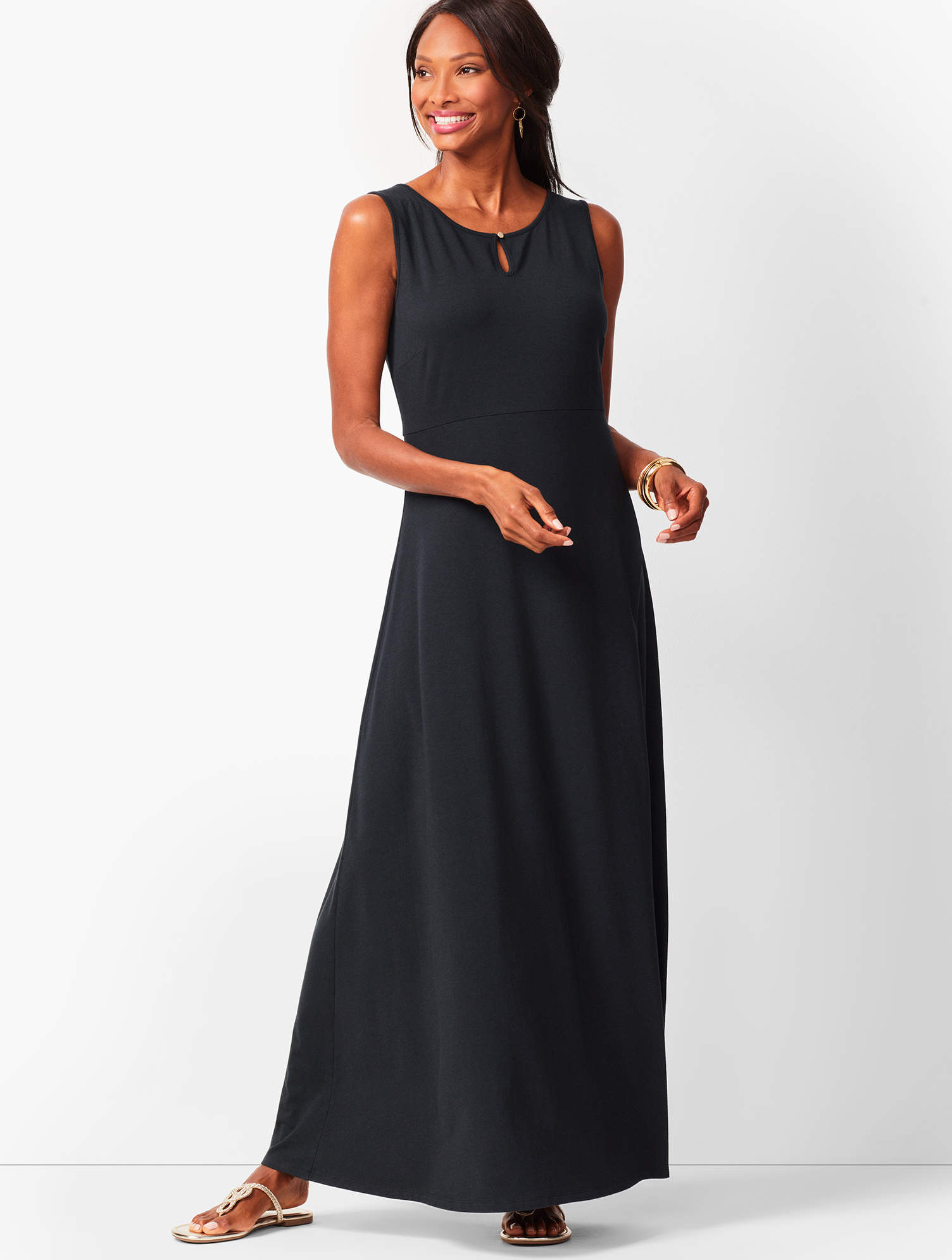 black knee length dress with sleeves Eterne Long Sleeve Crewneck Maxi Dress main image 1