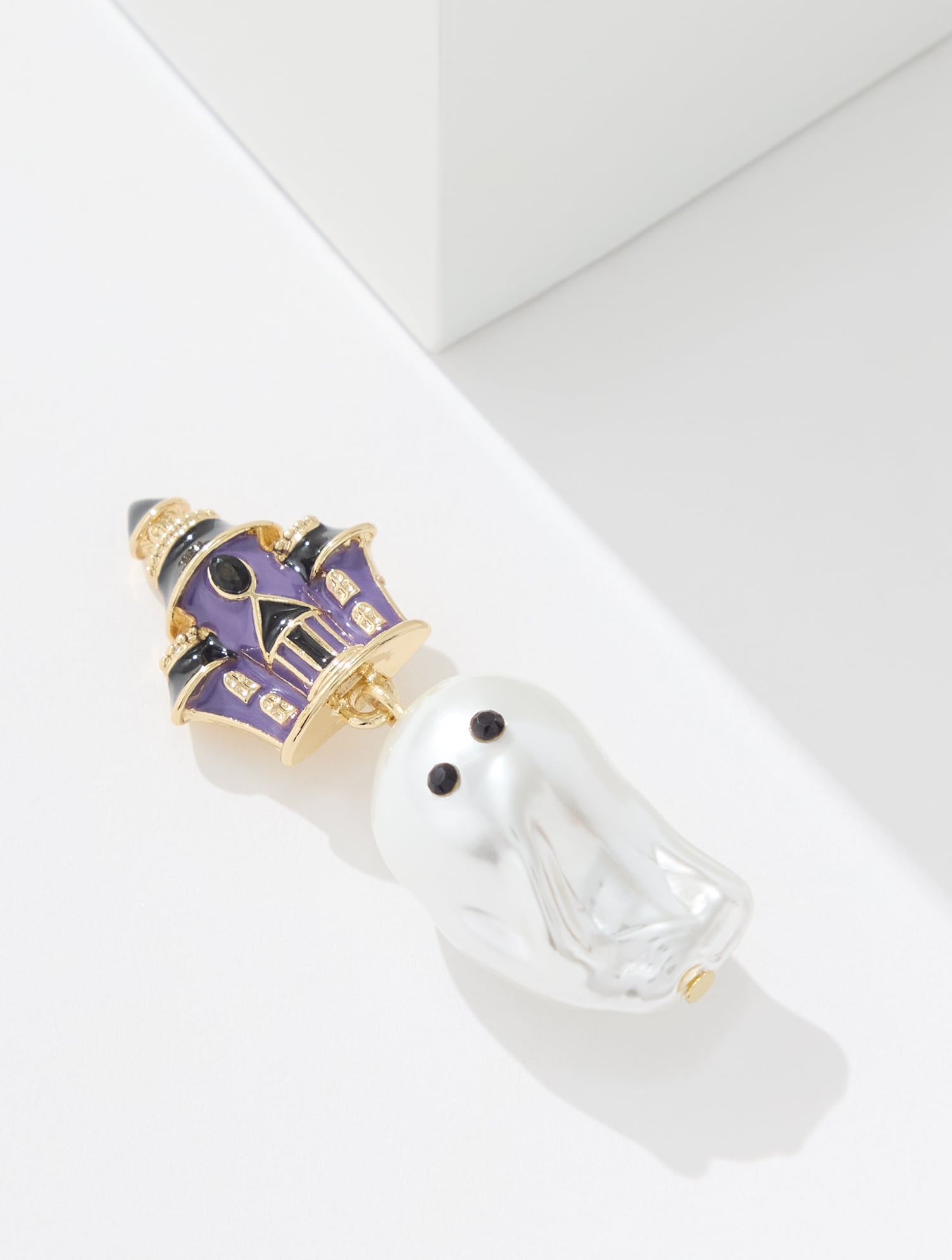 Ghostly Pearl Brooch