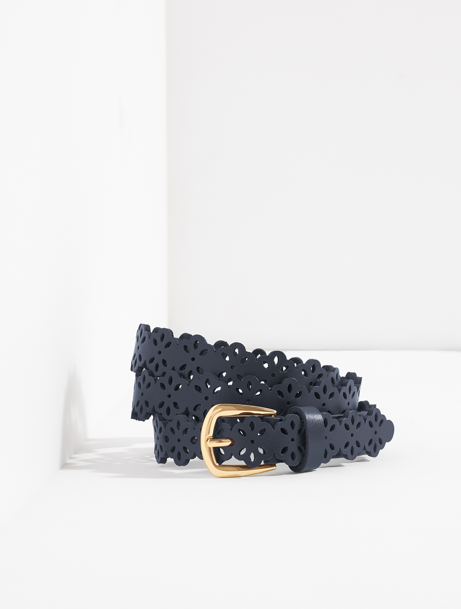Soft Pebble Leather Covered Buckle Belt | Talbots display picture 2