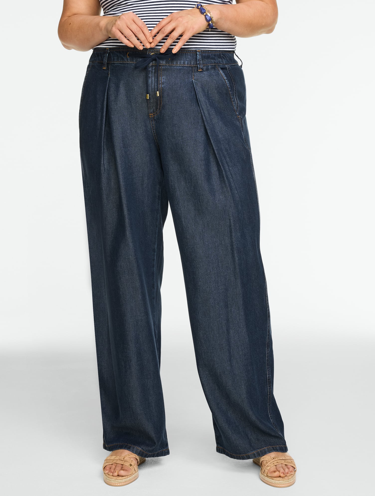 Relaxed Wide Leg Jeans - Gallery Wash