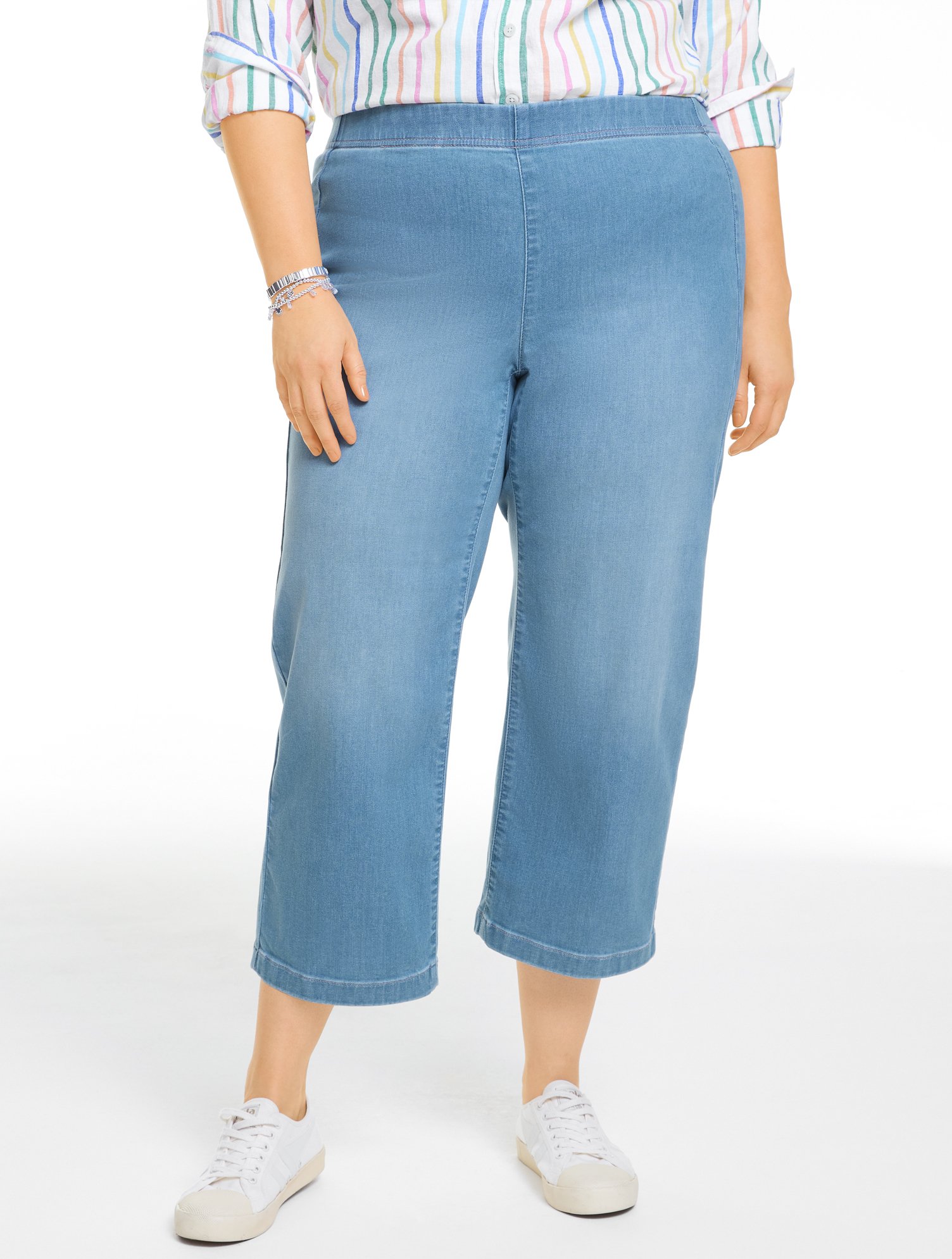 Wide Crop Pull-On Travel Jeans